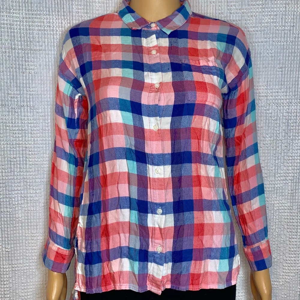 💕3/$25‼️💕OLD NAVY PLAID BOYFRIEND BUTTON UP - Picture 2 of 4
